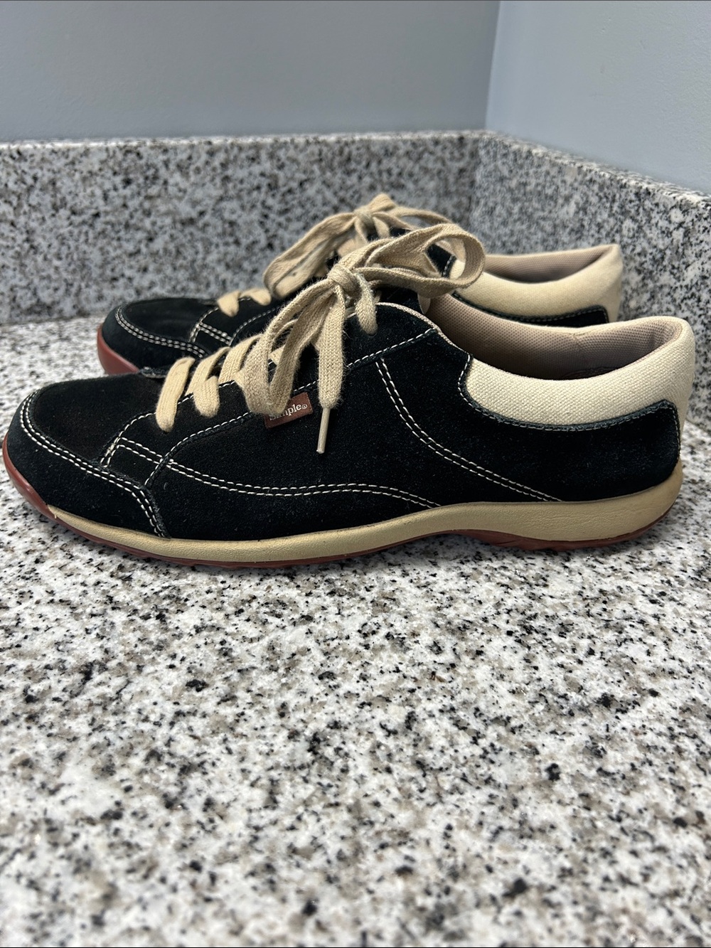 VTG Simple Black Suede Canvas Low Top Sneakers 90s Y2K Womens 9
